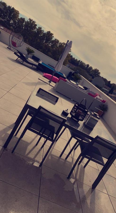Appartement Rooftop Avec Piscine Avignon Bagian luar foto